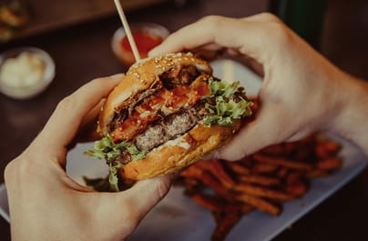 Giovedi da Roadhouse tutti i Burgers 🍔 al 50% 💰