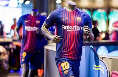 Sconti fino al 50% abbigliamento ufficiale calcio in Offerta su Futbol Emotion