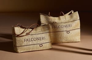 In regalo una borsa logata Falconeri