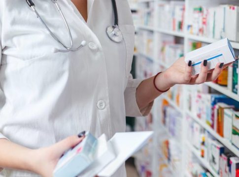 Farmacie online: dove risparmiare con codici sconto, offerte e cashback