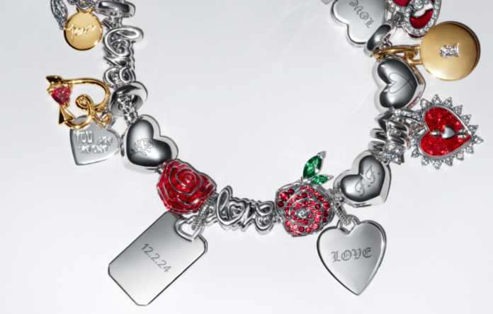 Bracciale Pandora compatibile con charm oro e argento, cuore LOVE, rosa rossa e targhetta incisione personalizzata