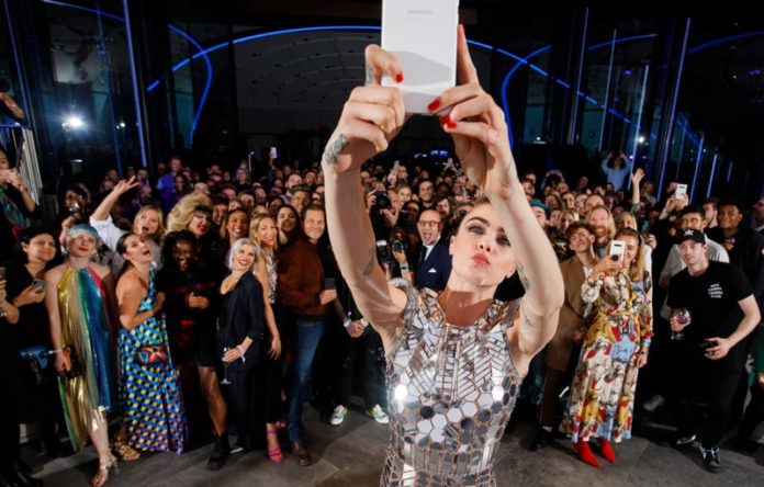 Come scegliere uno smartphone per i social media