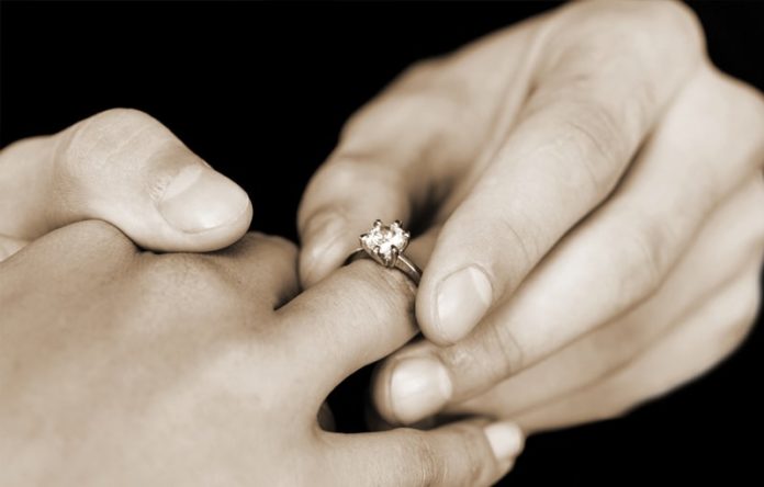 Come trovare la misura giusta del tuo anello