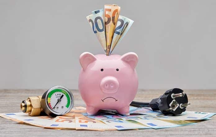 Come si può risparmiare stipulando un contratto di fornitura elettrica online