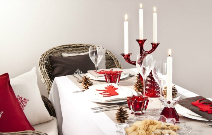 Decorazioni natalizie per la tavola: il segreto per non spendere troppo