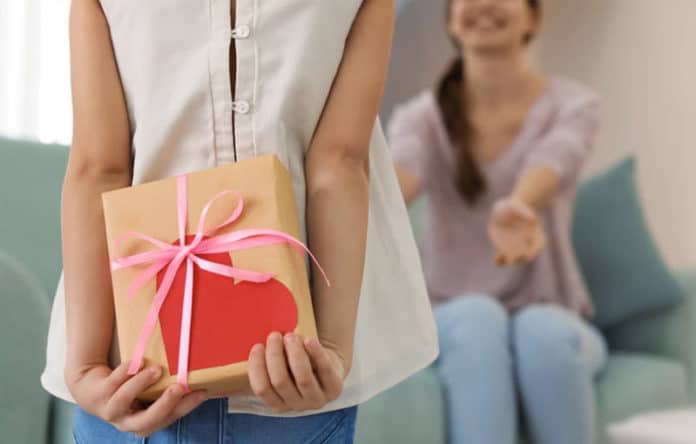 Come risparmiare sui regali per la Festa della Mamma