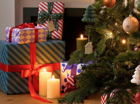 Regali di Natale: cosa comprano gli italiani, quanto spendono e come risparmiare davvero
