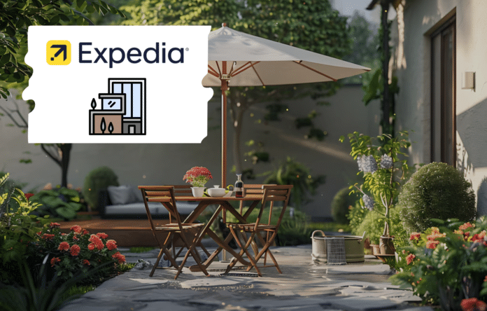 Tavolo in giardino di una casa vacanza con scritta Expedia e invito al risparmio con i codici sconto Topnegozi