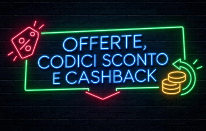 Insegna luminosa con le scritte offerte, codici sconto e cashback, simbolo percentuale e monete con freccia di rimborso